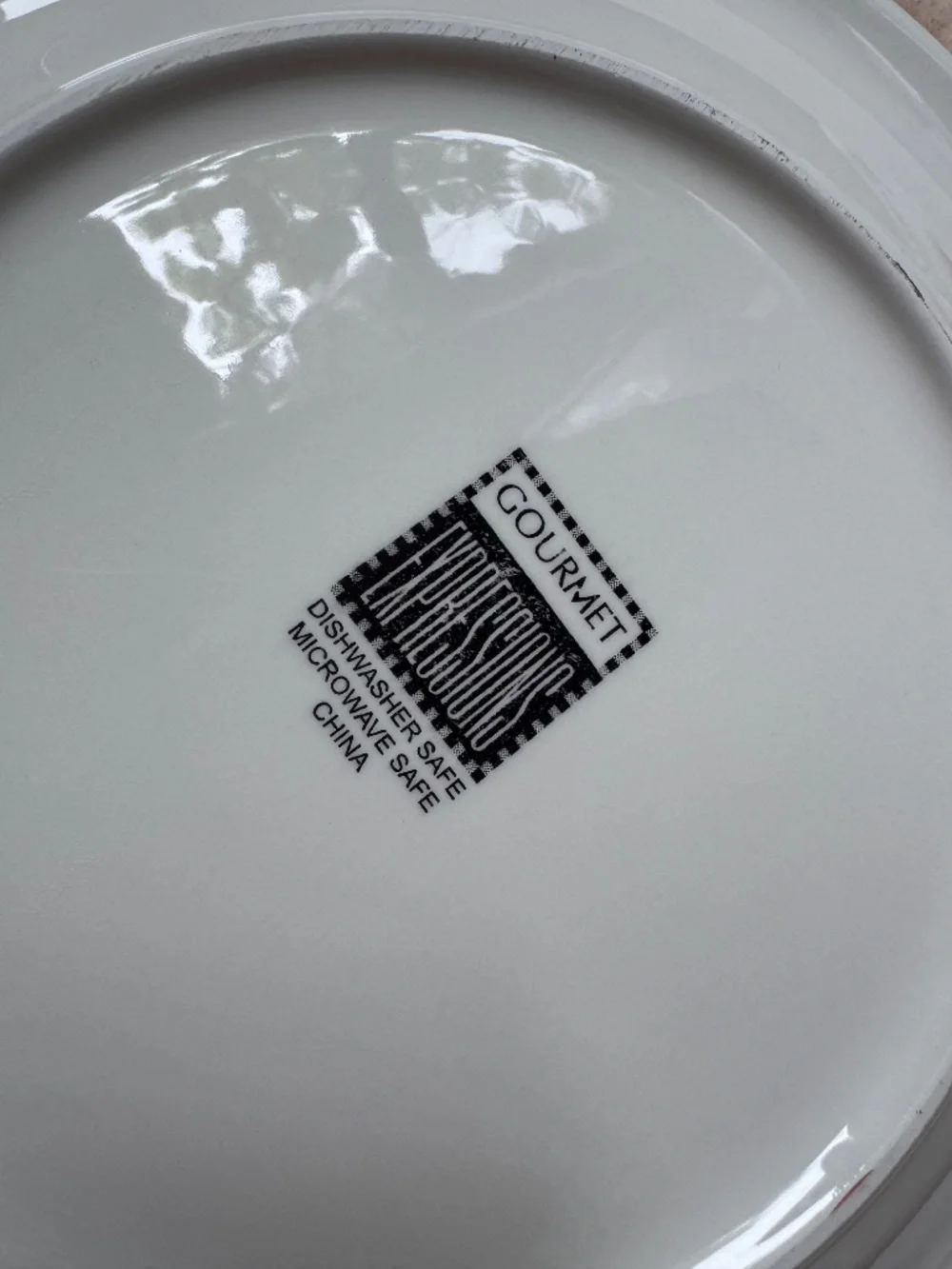 GOURMET EXPRESSIONS Seascape Fantasy Dinner Plate Discontinued Fish